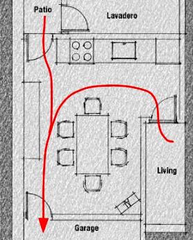 Plano 05: esta cocina-comedor ha quedado rodeada por paredes. La familia nunca se habia dado cuenta que el lugar más importante de la casa "no mira" a ningún lado, incluso el hermoso fondo que la casa tiene.