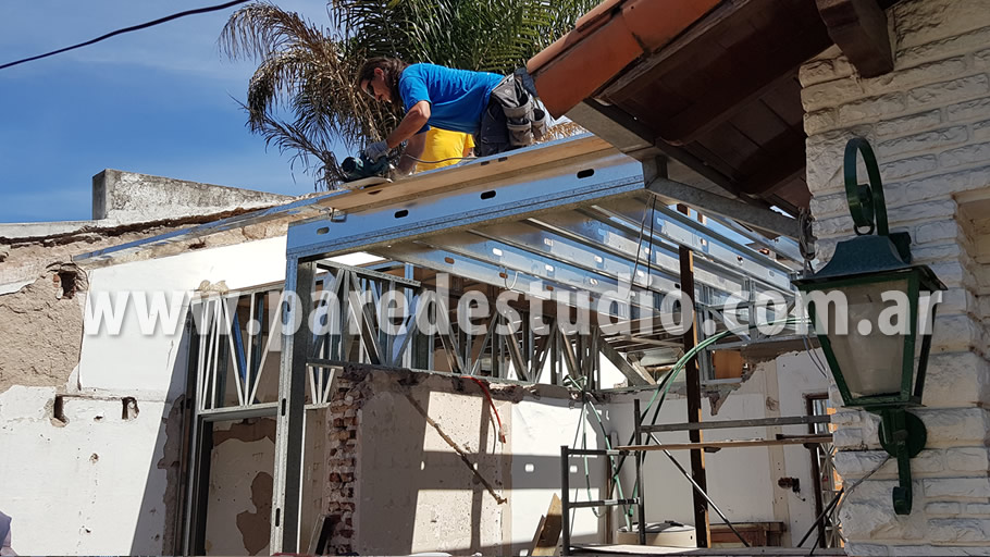 Reforma demolicion y ampliación casa multifamiliar ciudad jardín el palomar